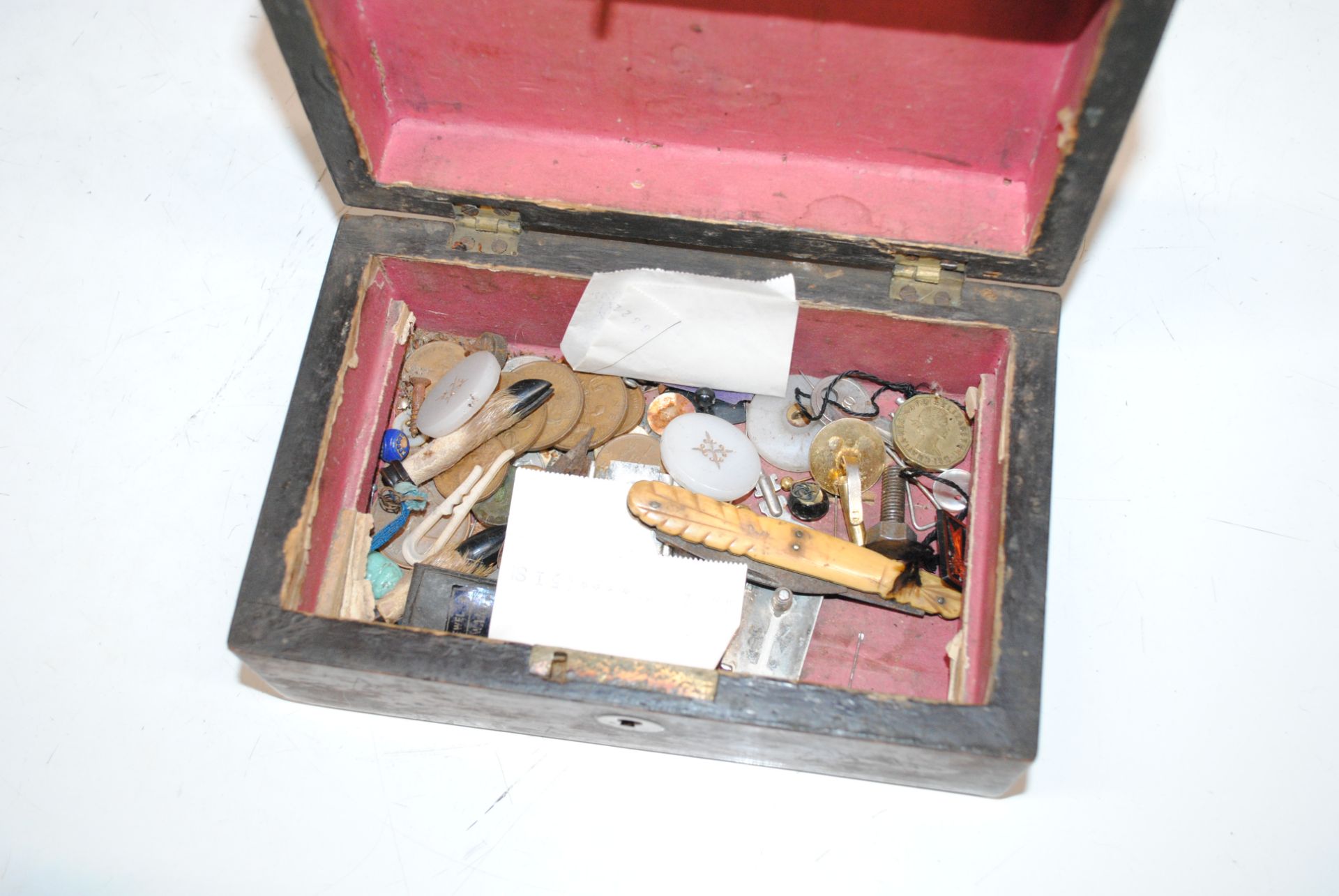 A wooden and mother of pearl inlaid trinket box, a - Image 12 of 18