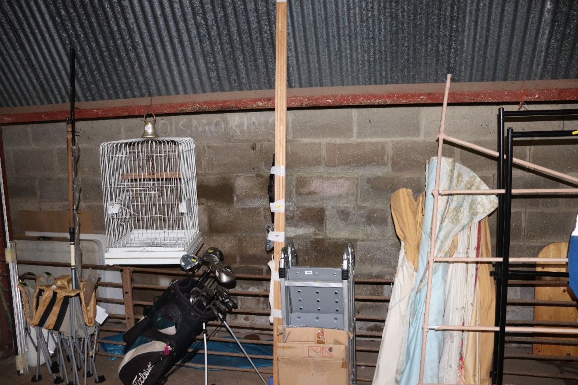 A clothes airer