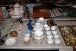 A quantity of various decorative china to include