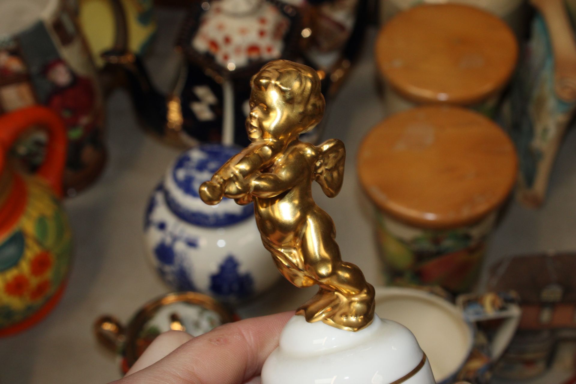 A quantity of various decorative items to include a Burleigh ware bird decorated jug; Beswick jug; a - Image 15 of 16