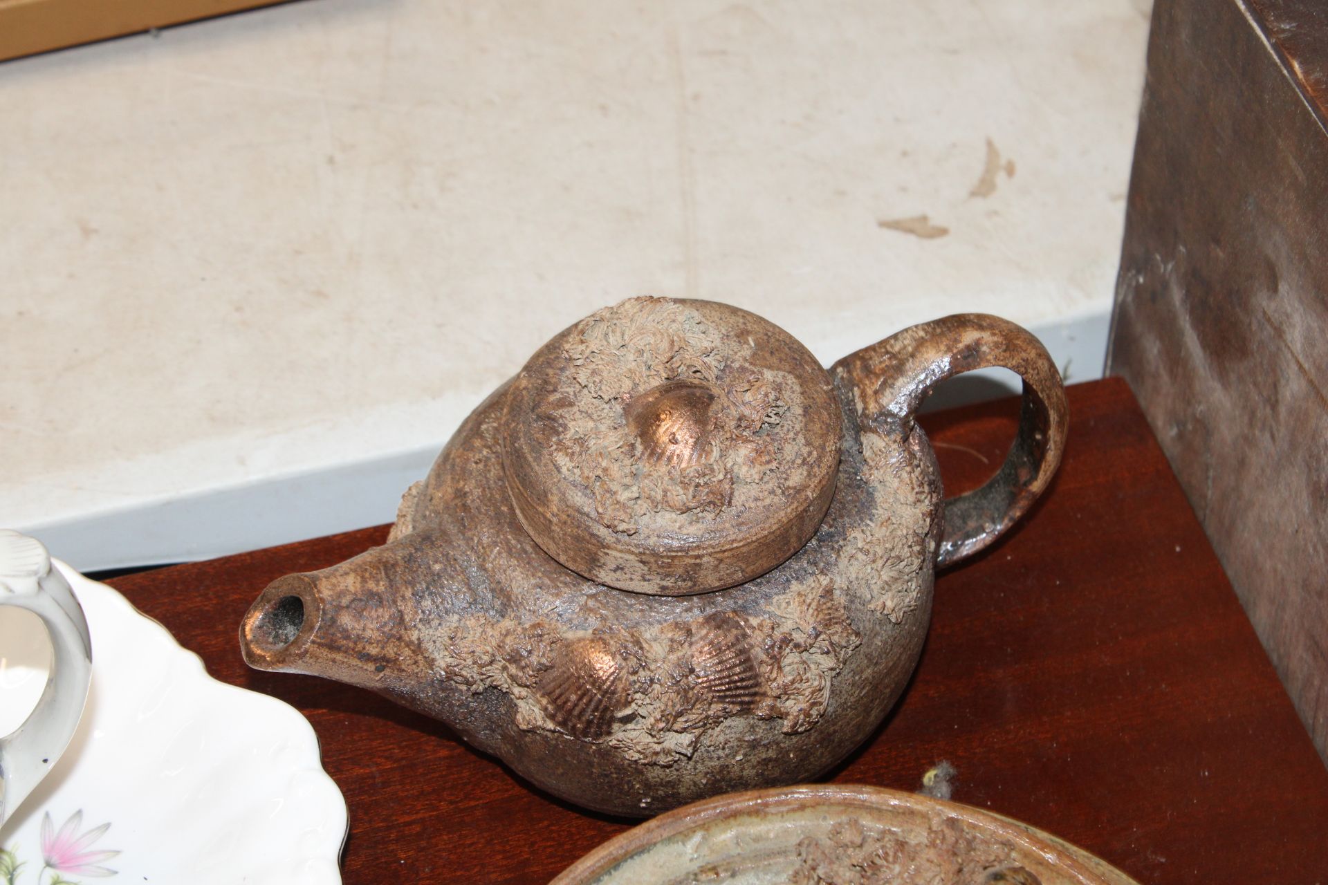 A pottery teapot together with a pottery twin hand - Image 3 of 4
