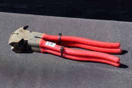 2x Pairs fencing pliers. V