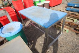 Stainless steel table. With nylon top. V
