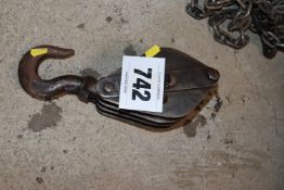 3 wheel hoist-pully (Block & Tackle)