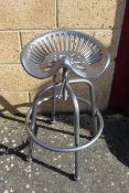 Heavy tractor stool. V