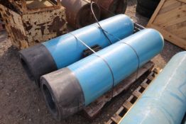 2x water filtration tanks. V