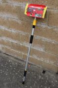2m Extendable wash brush. V