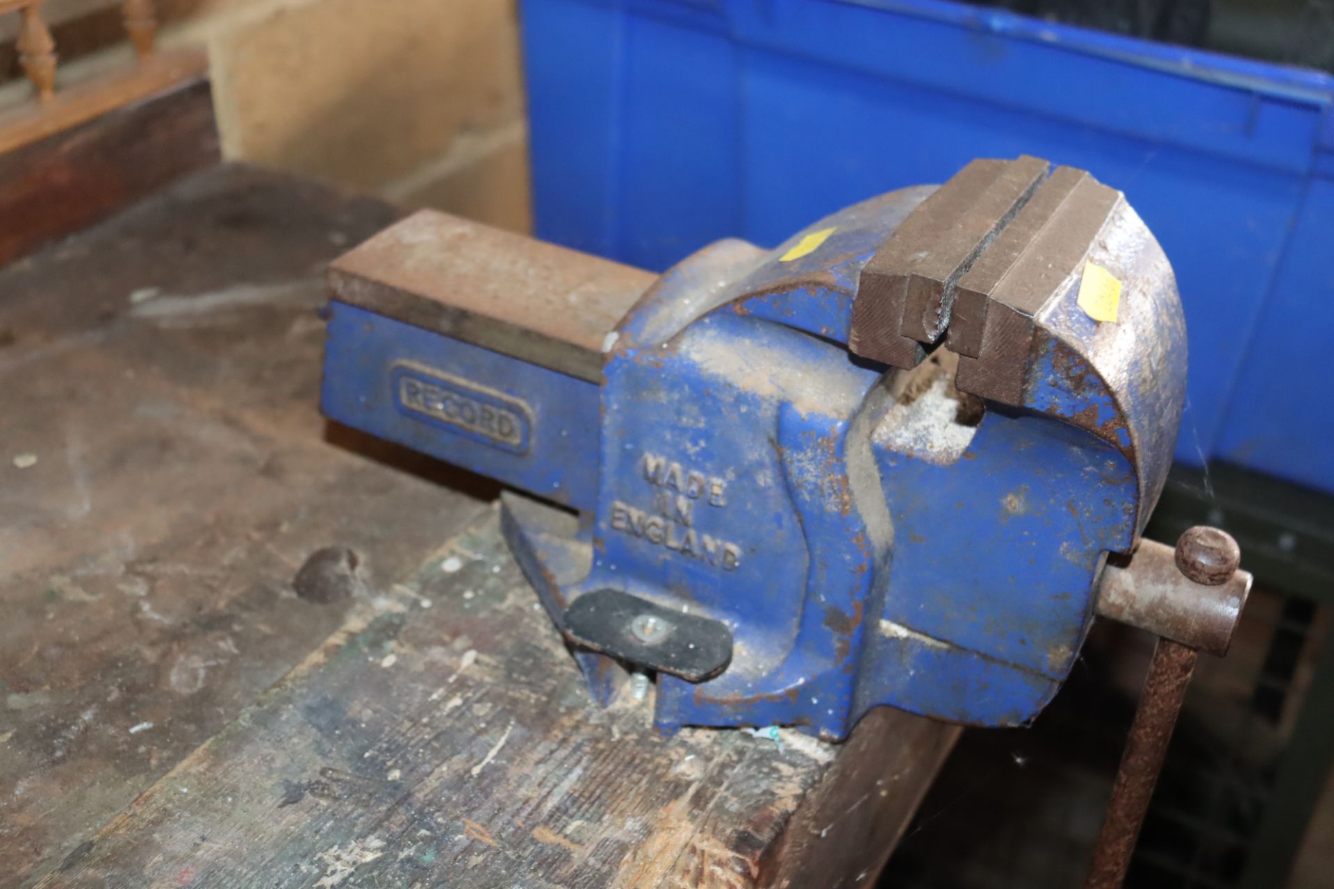 Wooden work bench with vice. From a deceased estat - Image 2 of 2