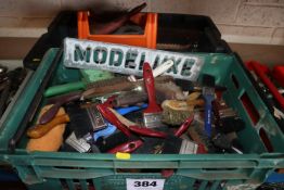 2x boxes of paintbrushes and other brushes. From a