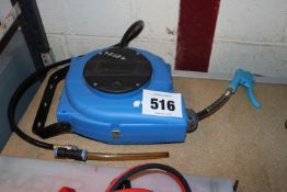 Retractable air line. V