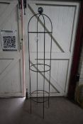 Plant obelisk. V