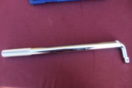 Extendable wheel wrench. V