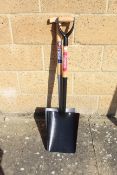2x Digging shovels. V