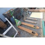Pallet truck.