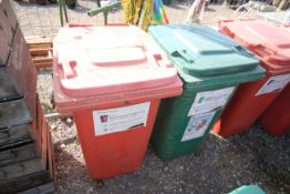 2x Wheelie bins. V