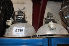 2x Heat lamps. V