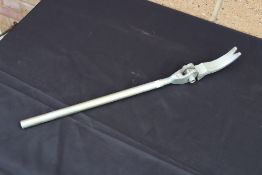 Wire strainer. V
