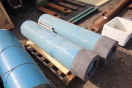 2x water filtration tanks. V