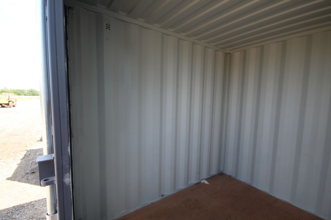 V Unused 9ft container. With side door and window. Key held. V - Image 7 of 11