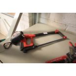V Heavy duty hacksaw & 7.5m tape. V