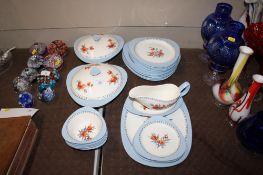 A quantity of Copeland Spode 'Fascination' pattern dinnerware