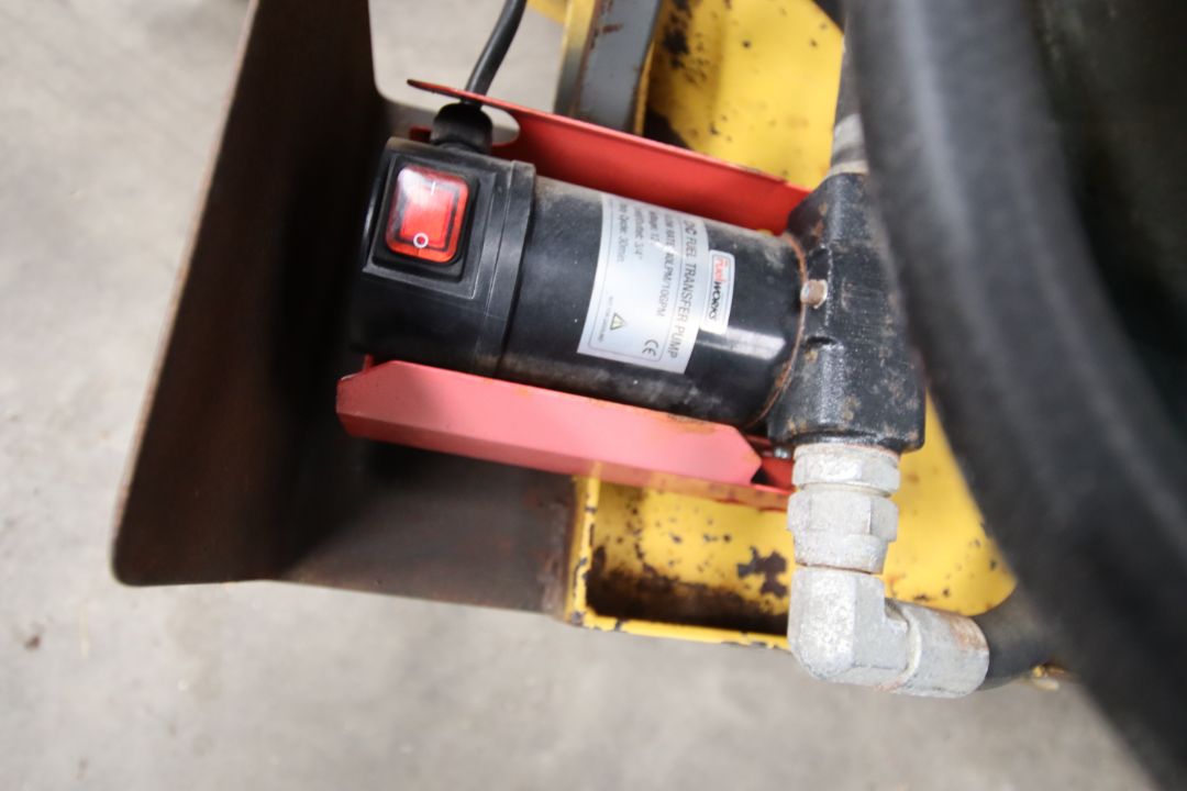 + VAT Coopers un-bunded fast tow diesel bowser. With 12v pump and recoil delivery hose. - Image 8 of 16