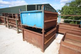 2x stillages.
