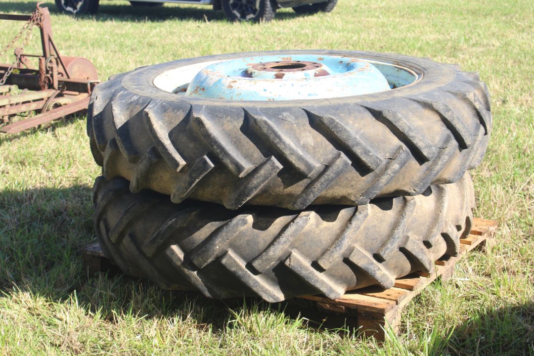 + VAT Pair of 12.4/11-36 wheels and tyres. With 8-stud centres. Ex-Ford 5610. - Image 2 of 7