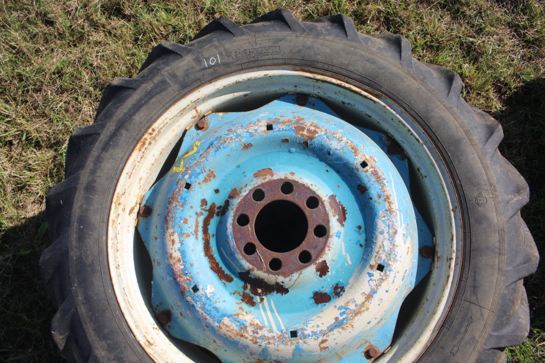 + VAT Pair of 12.4/11-36 wheels and tyres. With 8-stud centres. Ex-Ford 5610. - Image 6 of 7