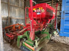 + VAT 4m combination drill. Comprising Amazon KE4001 Super power harrow. 2021. With quick fit tines,