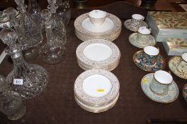 A quantity of Royal Doulton 'Sovereign' dinnerware