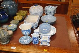 A quantity of various Oriental blue and white china