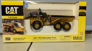 A NORSCOT 1:50 CAT 725 Articulated Truck 55073 with original box. (1)