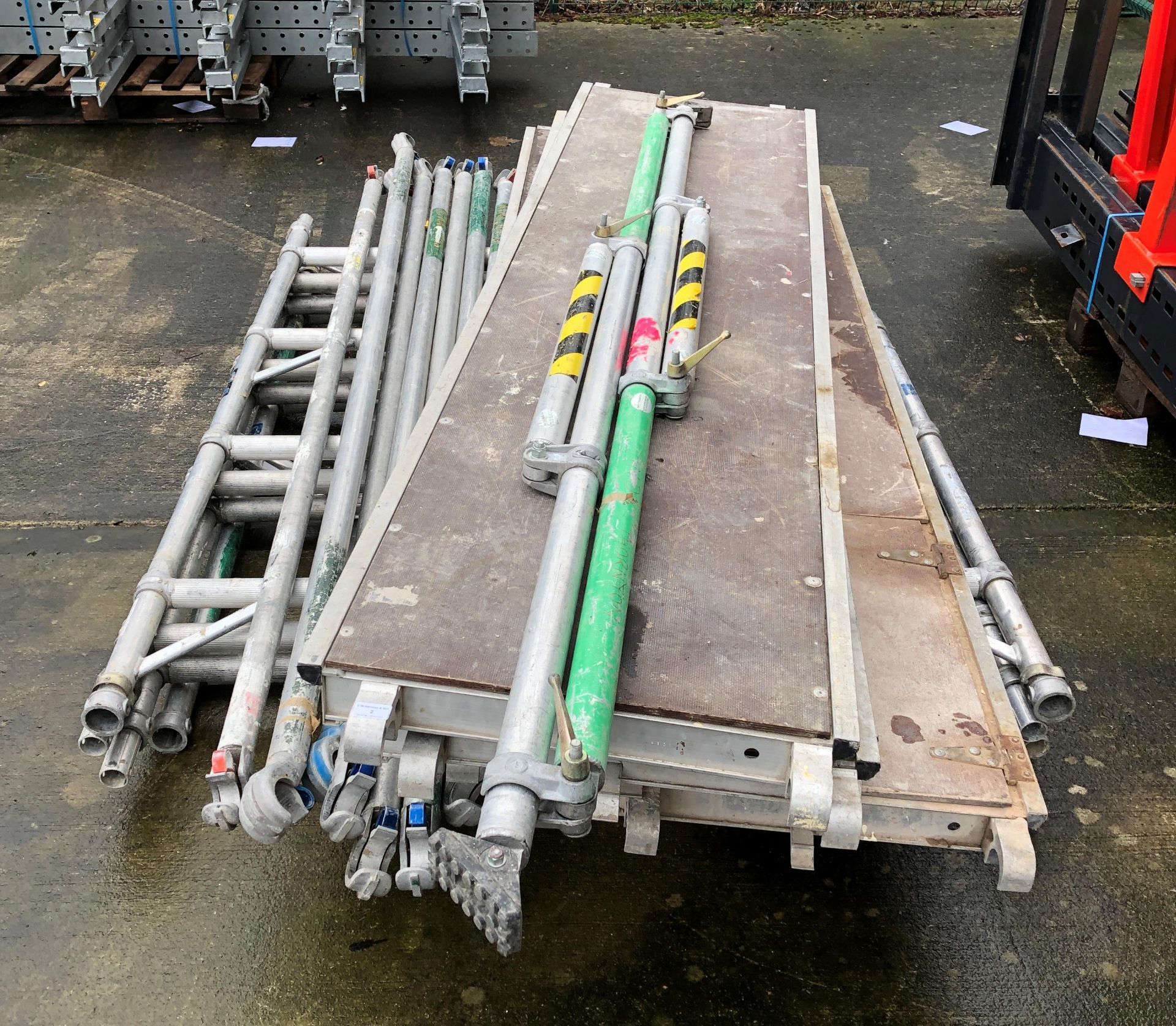 Boss scaffold tower, approximately 4m high x 1.