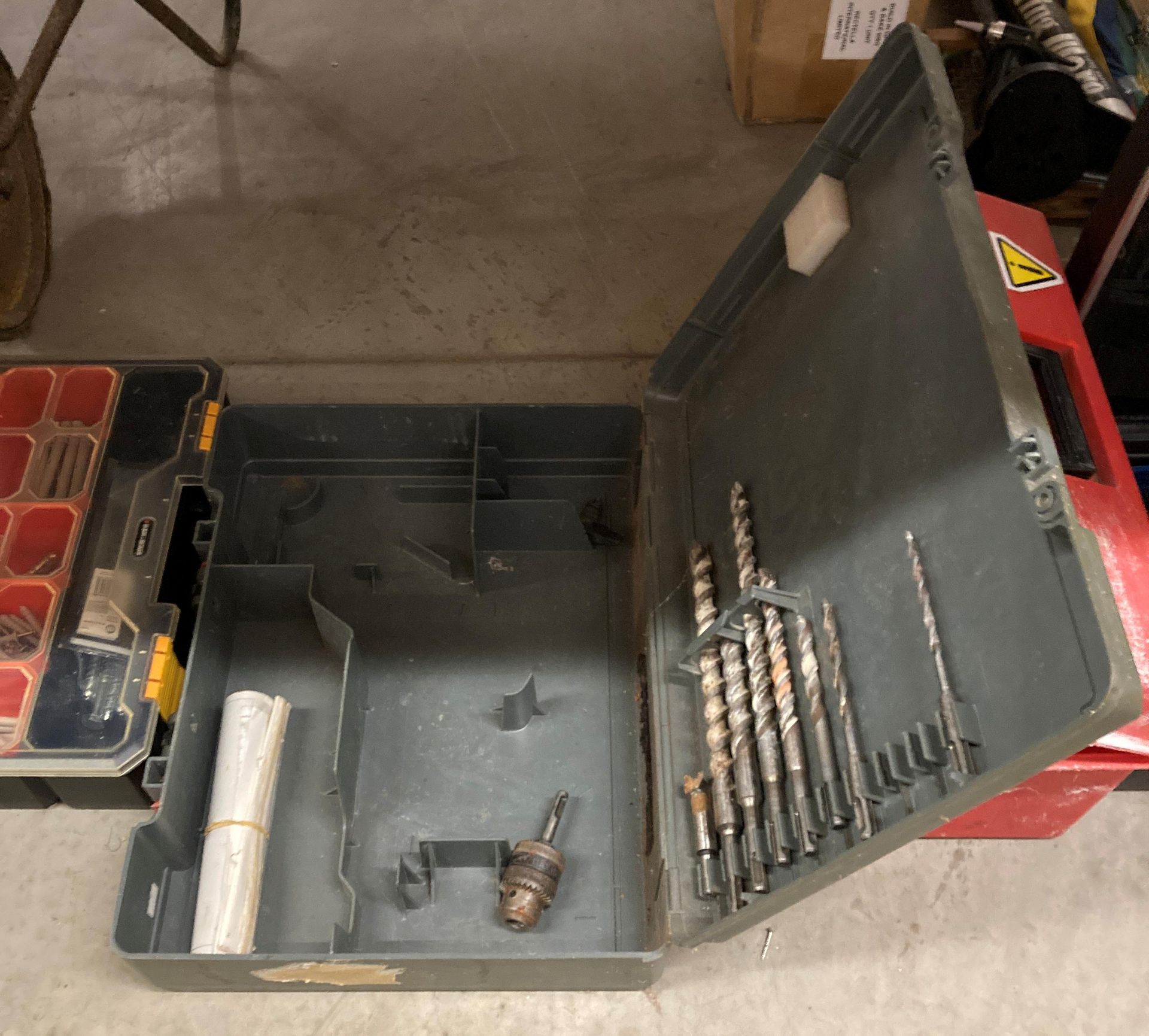 Contents to under rack - Bosch hammer drill box, tool boxes and any contents, - Image 6 of 6