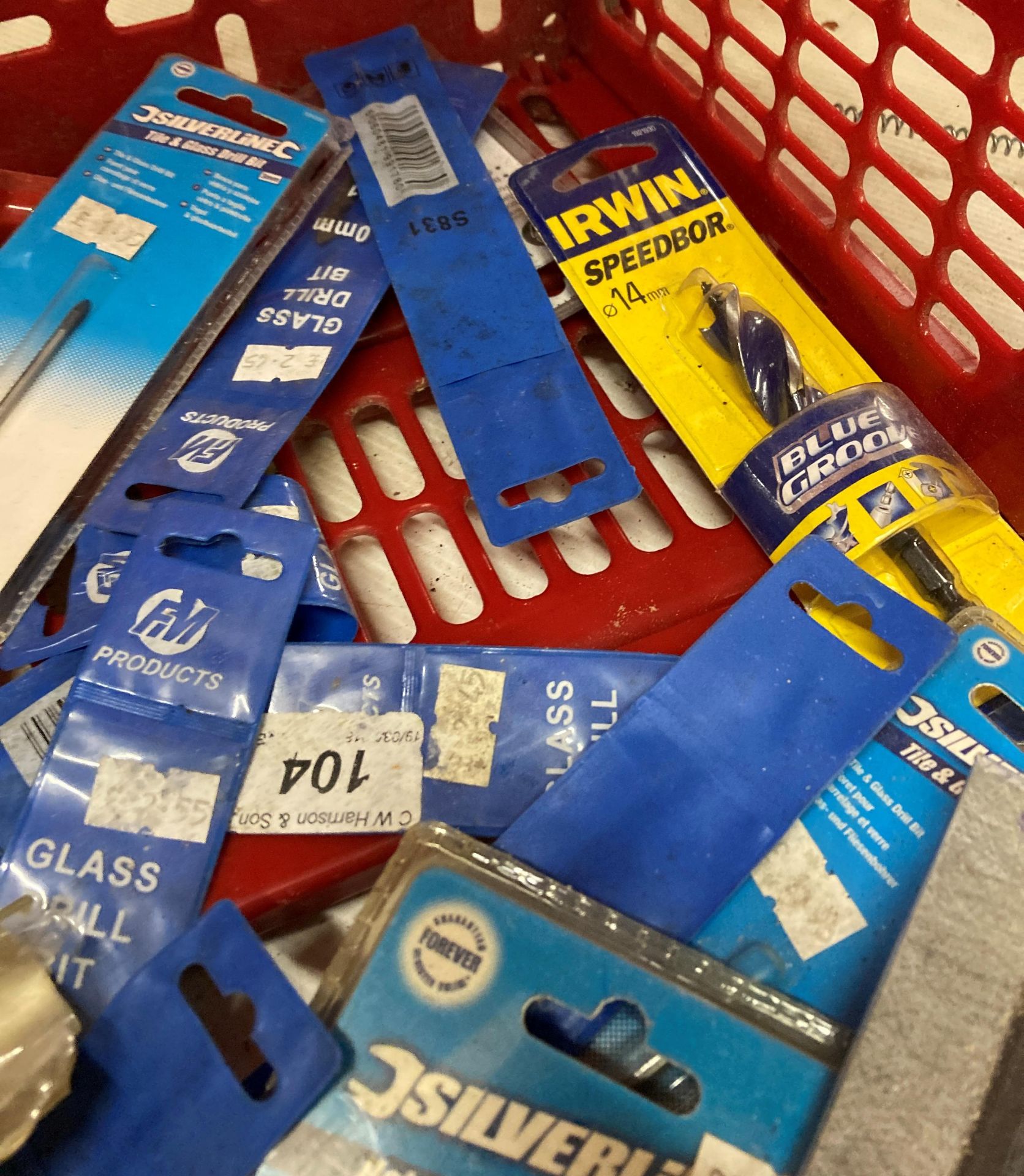 Contents to crate; glass drill bits, bi-metal hole saws, safety knives, water pump, pliers, - Image 7 of 8