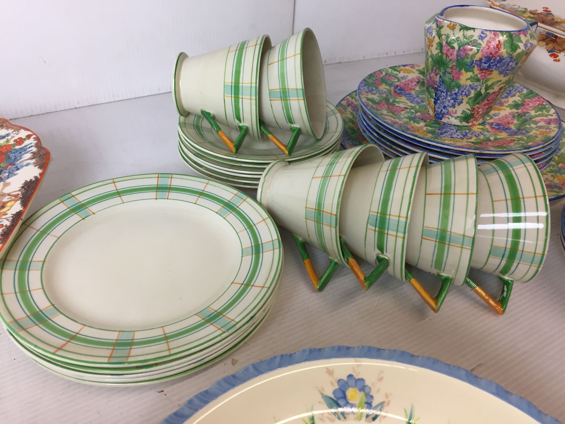 Fifty-eight items including thirteen pieces of C & E Norvile Ware flower and leaf decorated - Image 6 of 12