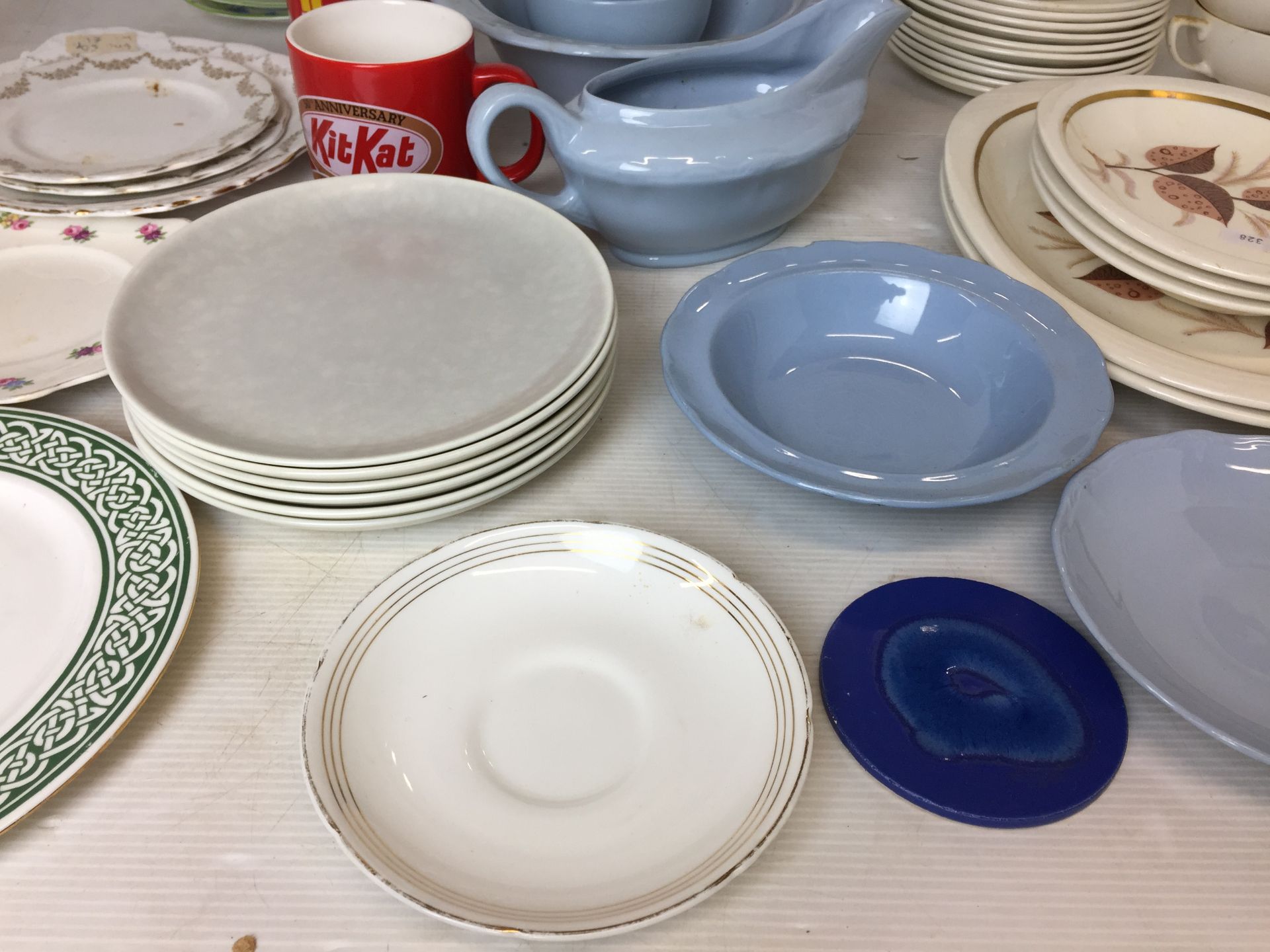 Sixty-five items including seven pieces of Royal Swan Flamingo dinner service, - Image 5 of 7