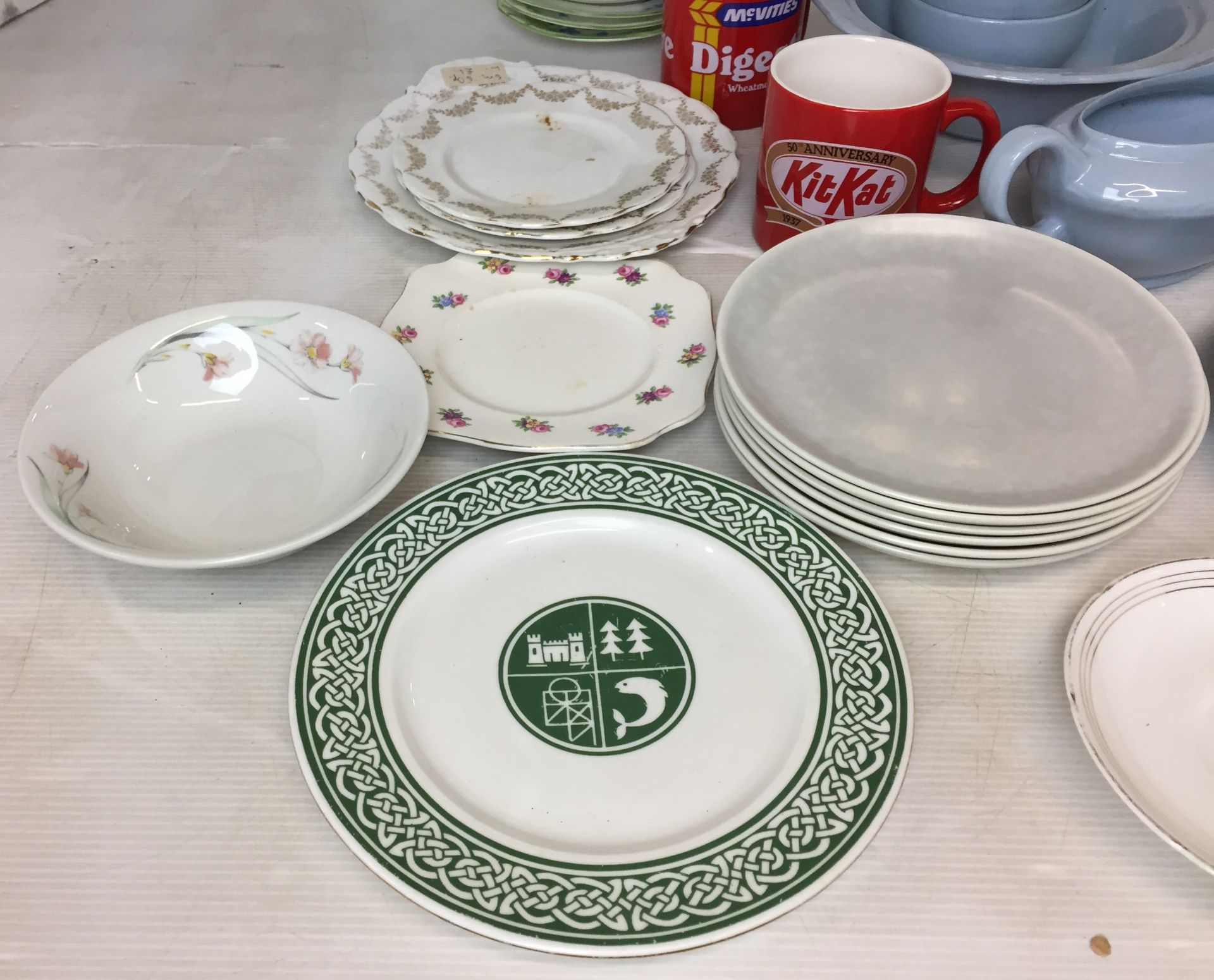 Sixty-five items including seven pieces of Royal Swan Flamingo dinner service, - Image 7 of 7
