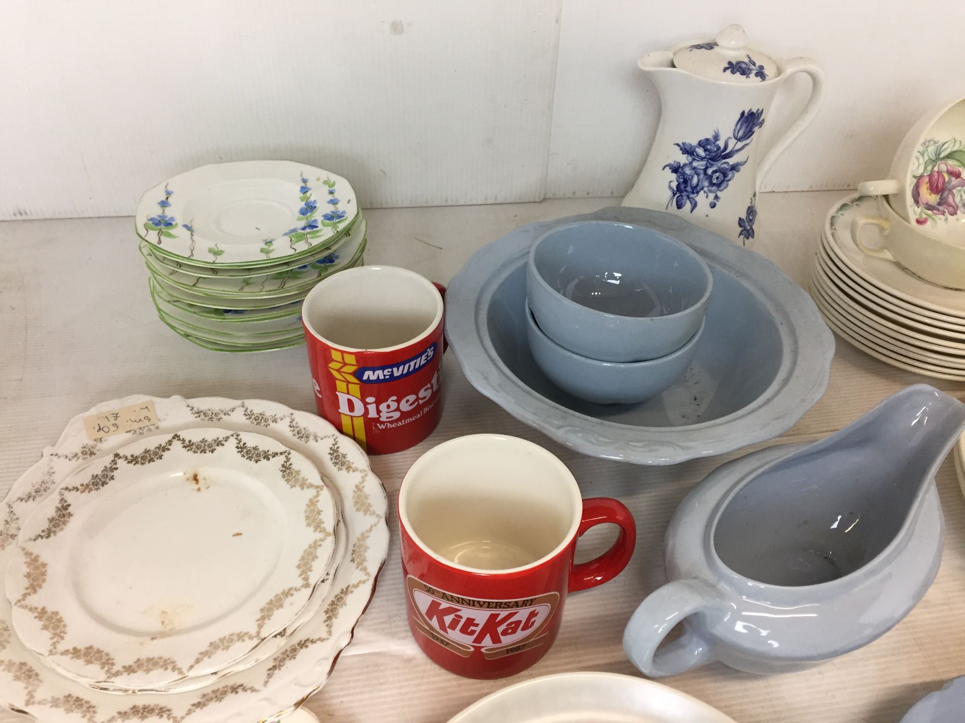Sixty-five items including seven pieces of Royal Swan Flamingo dinner service, - Image 6 of 7