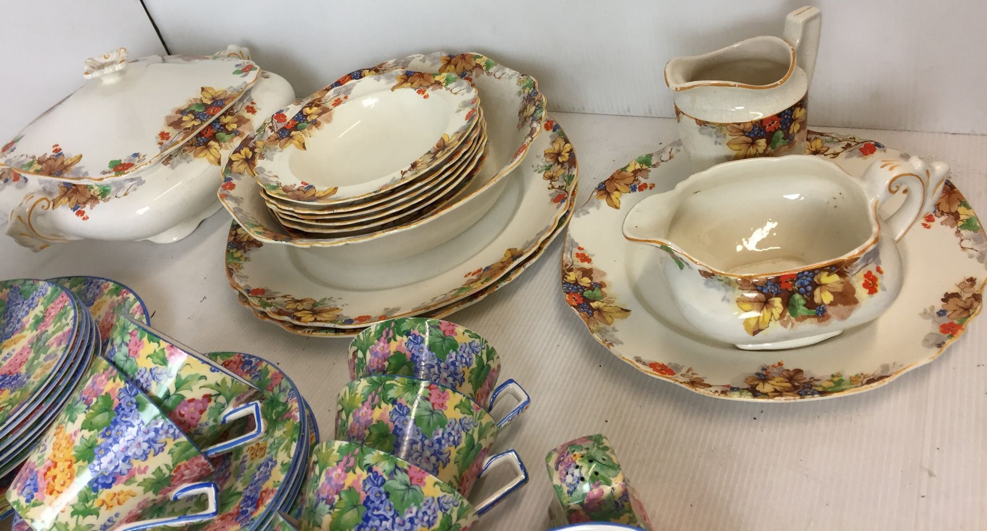 Fifty-eight items including thirteen pieces of C & E Norvile Ware flower and leaf decorated - Image 2 of 12