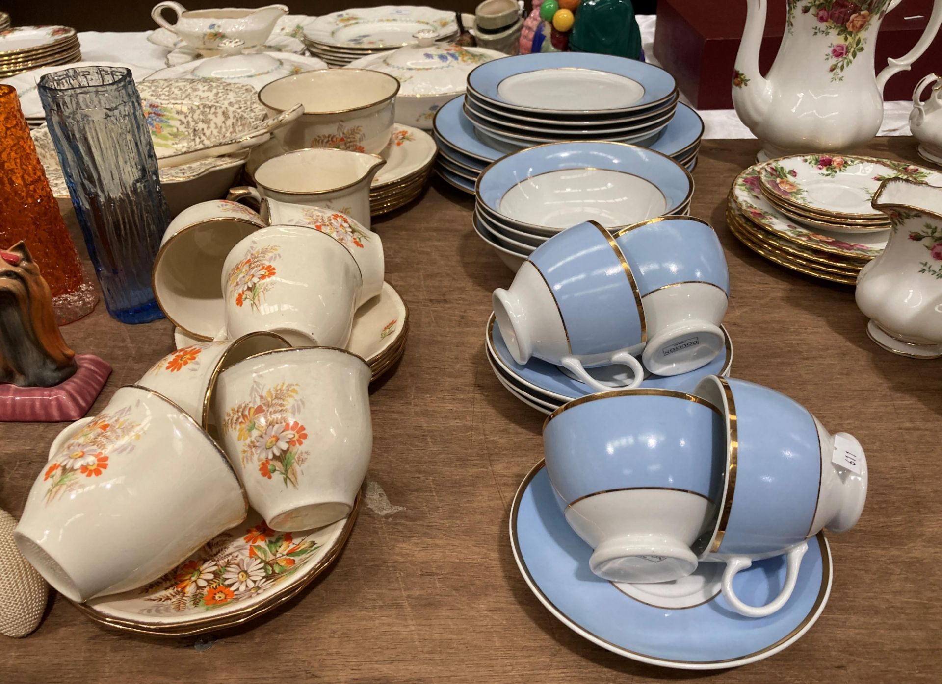 Contents to part table top - Doulton blue and gilt part patterned t able ware, - Image 2 of 4