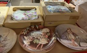 Five boxed and three loose flower fairy plates (CWH Ref: Red Rack E2)