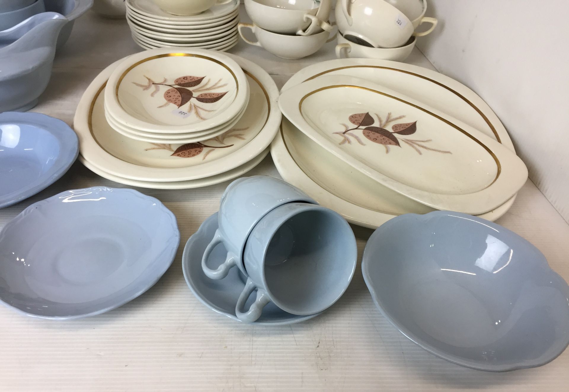 Sixty-five items including seven pieces of Royal Swan Flamingo dinner service, - Image 4 of 7