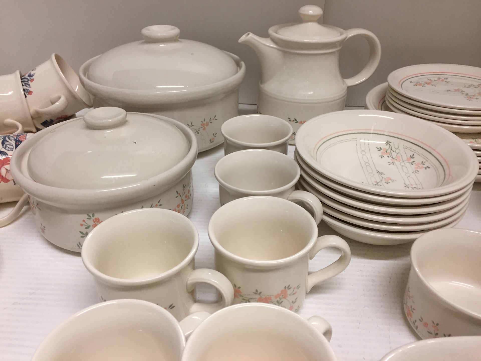 Forty-nine pieces including thirty-seven pieces of Biltons flower decorated tea/dinner/breakfast - Image 3 of 5