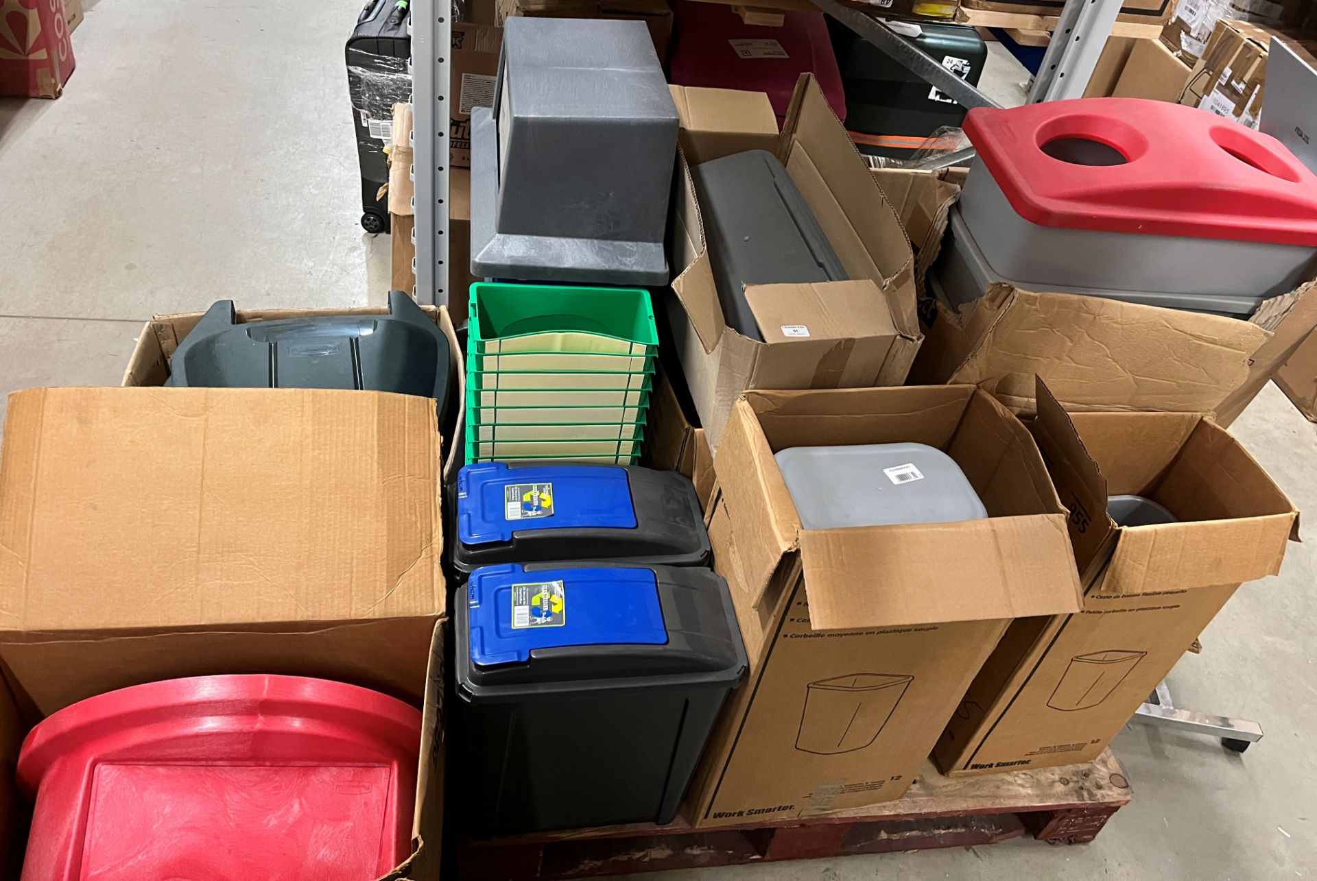 Contents to pallet - a quantity of assor
