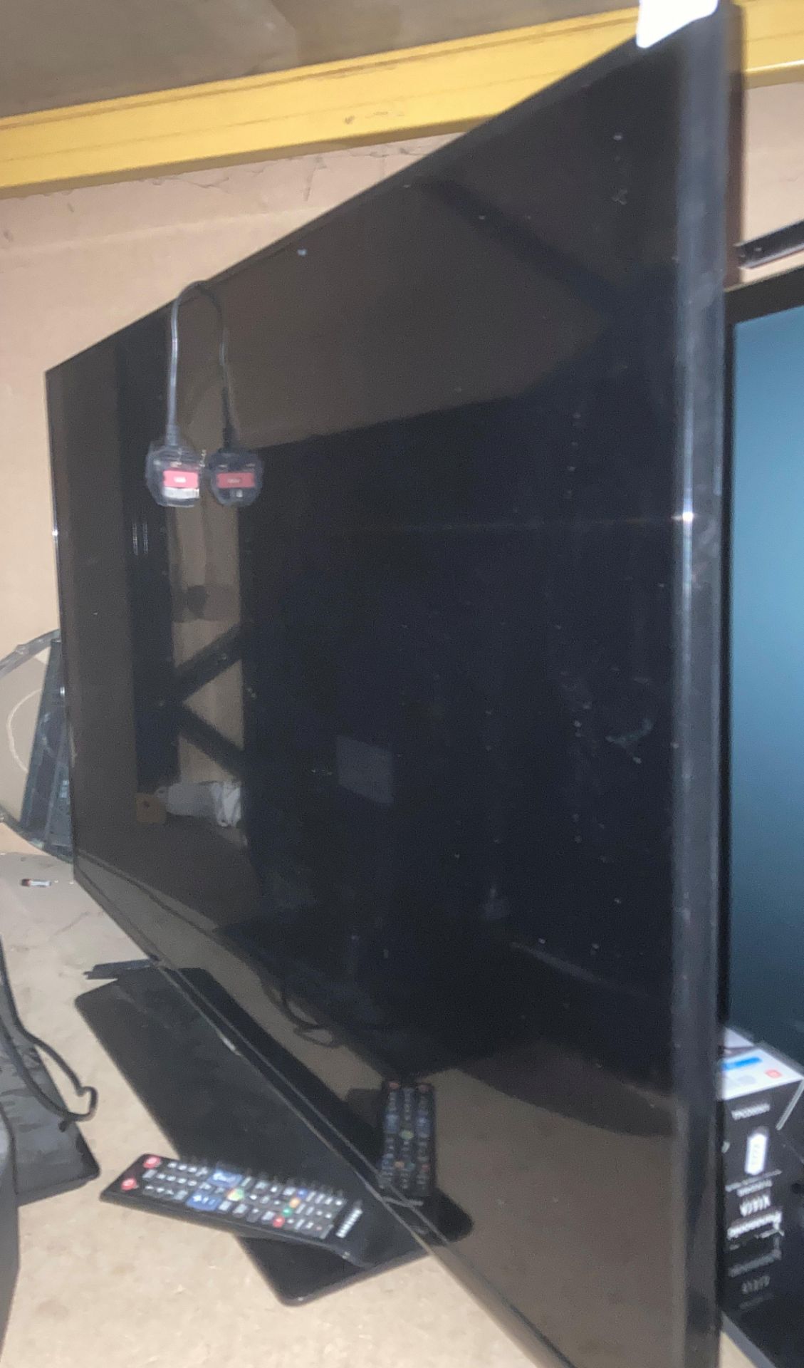 Samsung 50" Smart TV model UE50H5500DAK,