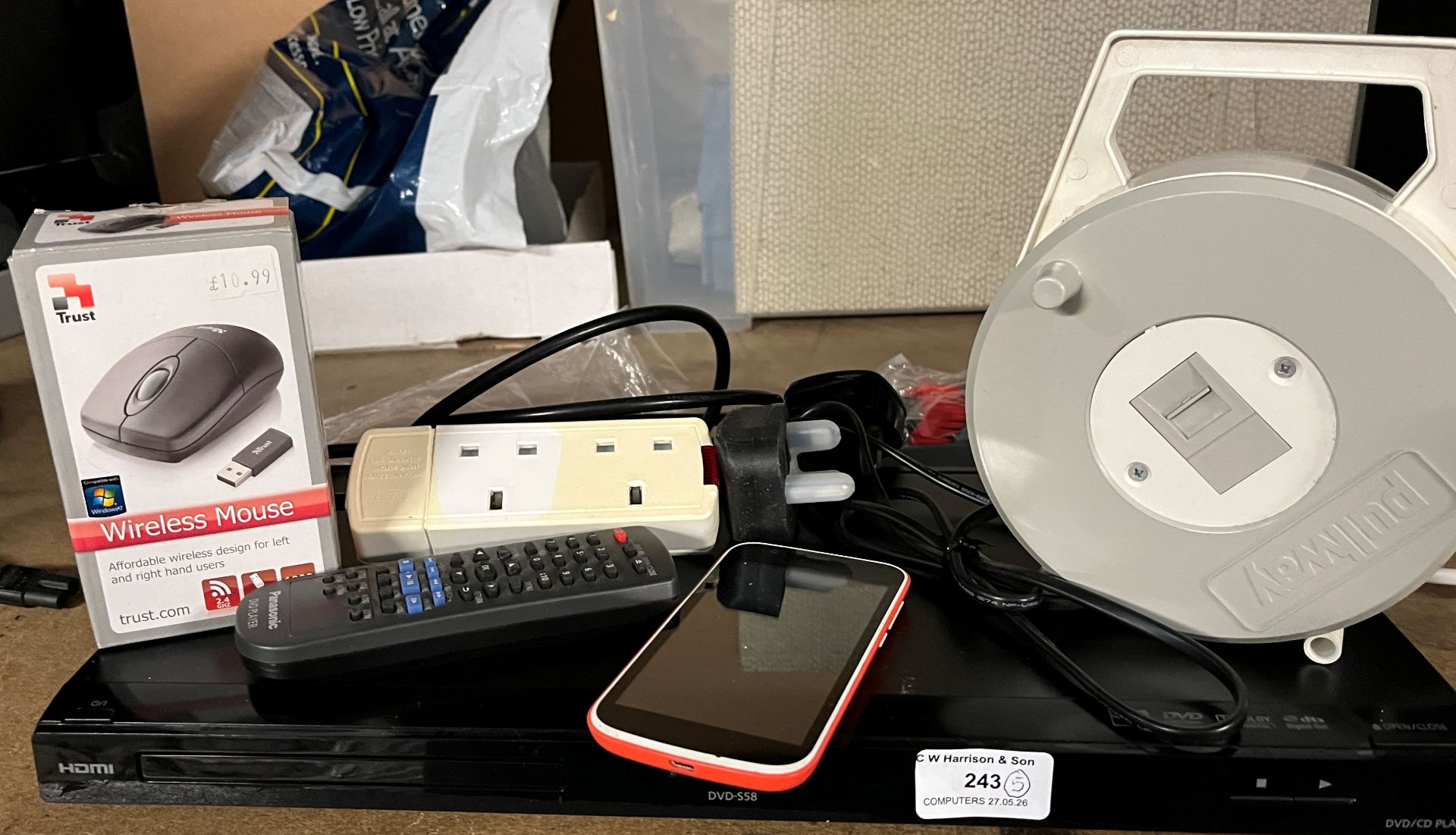 5 x items to include Panasonic HDMI DVD/CD Player complete with remote, 2 Gang extention,