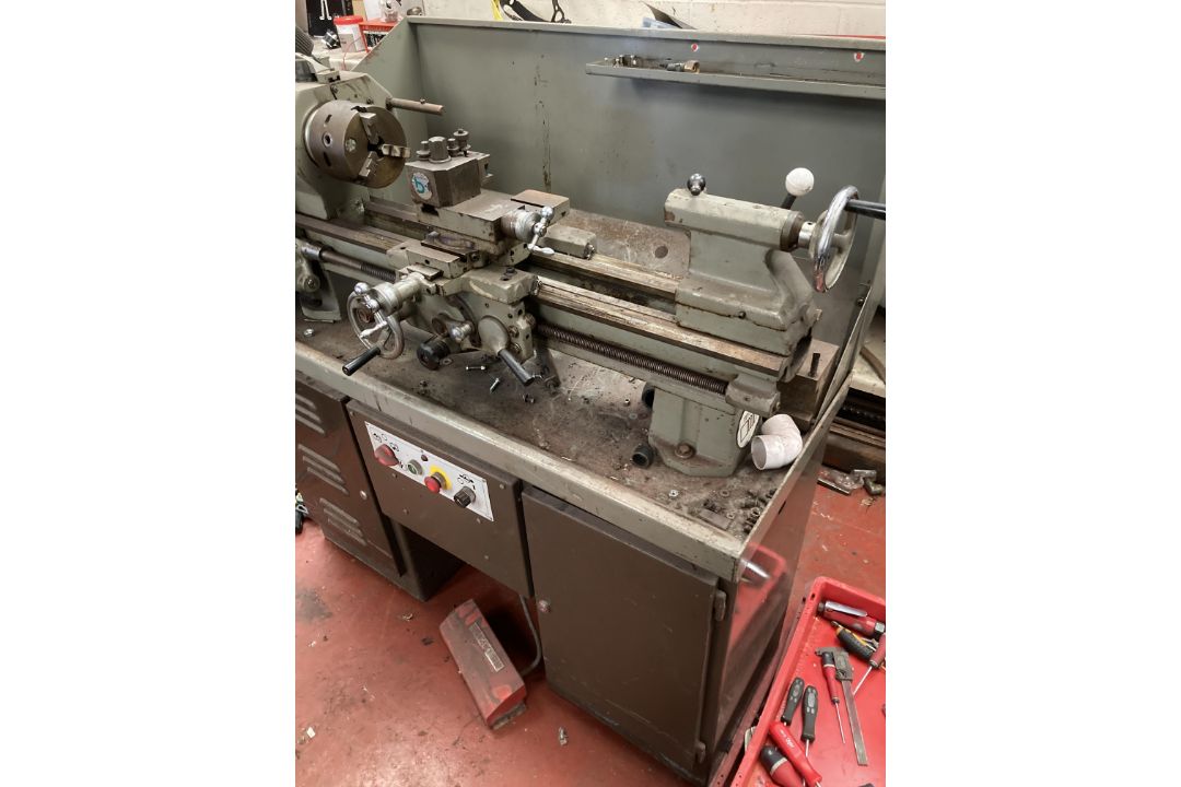 1 x Boxford Aud 5 inch Lathe with three jaw chuck (3 phase - no power cable) and emergency foot - Image 3 of 7