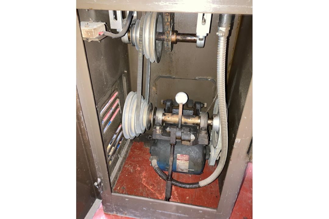 1 x Boxford Aud 5 inch Lathe with three jaw chuck (3 phase - no power cable) and emergency foot - Image 7 of 7